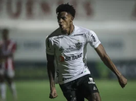 Chapecoense encaminha contratação de atacante campeão brasileiro pelo Atlético-MG