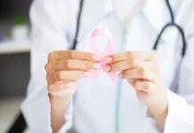 Trocar tratamento do câncer de mama por terapia alternativa pode triplicar risco de morte, aponta estudo