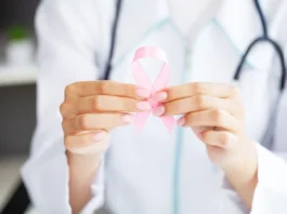 Trocar tratamento do câncer de mama por terapia alternativa pode triplicar risco de morte, aponta estudo