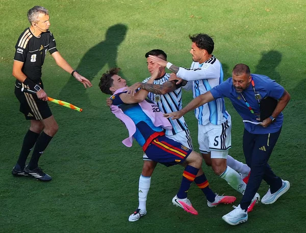 confusao-na-final-da-copa-do-mundo-3386642-article