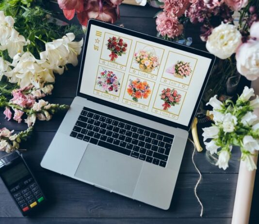 Algoritmos e emoções: o que está por trás da compra de flores no varejo?