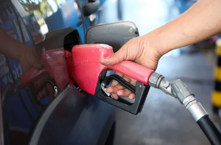 Governo prorroga por mais um mês subsídio de R$ 2,12 por litro de diesel