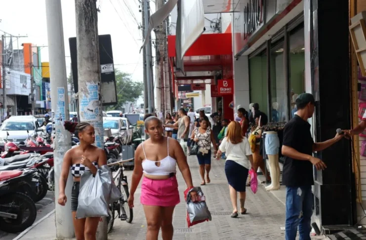 Vai às compras? Confira o horário de funcionamento do comércio de Feira no feriado de 12 de outubro