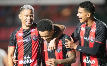 Segredo em campo: destaque do Vitória explica mudança tática que potencializou seu futebol