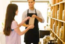 O fim da 6×1 não pesa igual para todos os lojistas do shopping